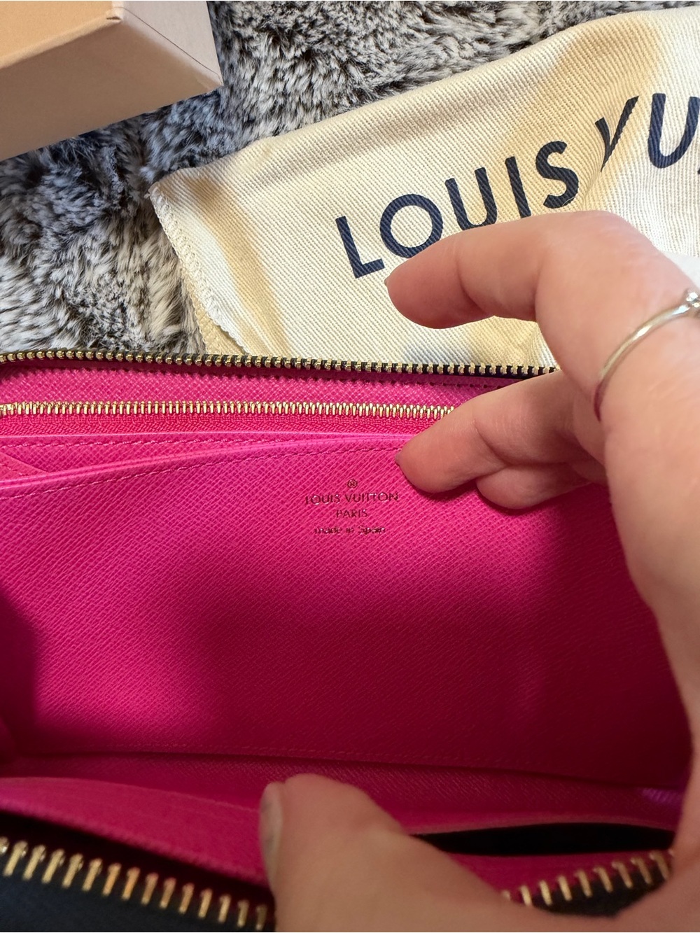 Louis Vuitton Zippy Wallet- Midnight Fuschia - Picture 11 of 12